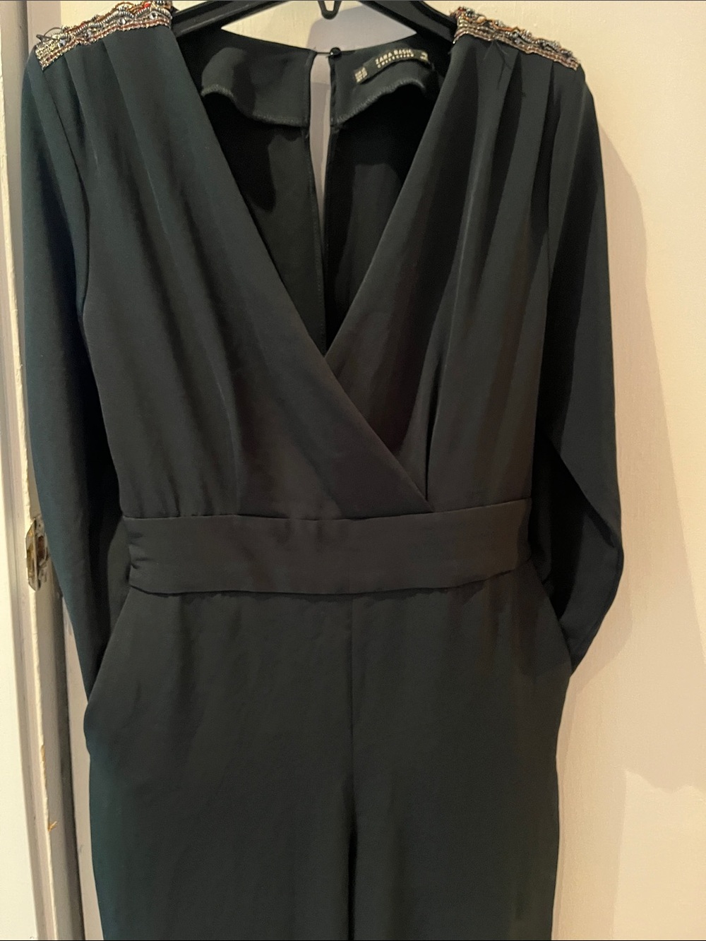 Zara Black Jumpsuit with Embellished Shoulders olive 🫒